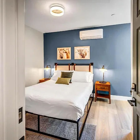 Two Bedroom - Queen In Both. Heart Of Downtown Vista